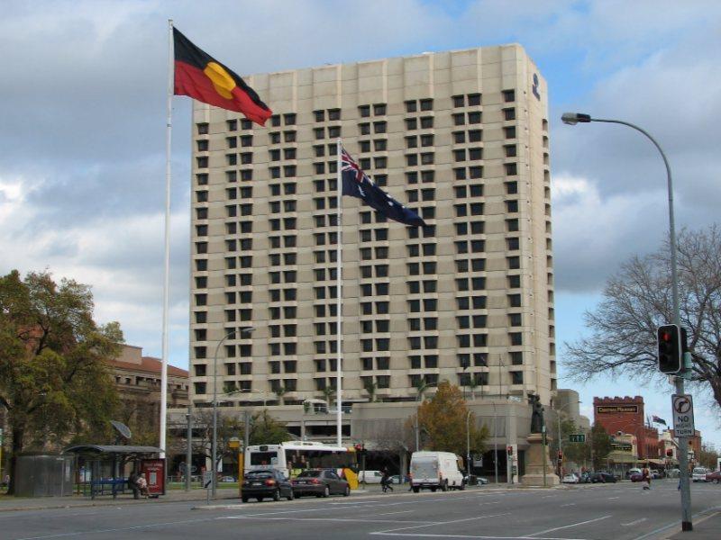 힐튼 애들레이드 호텔 외부 사진 The Aboriginal Tent Embassy in Canberra