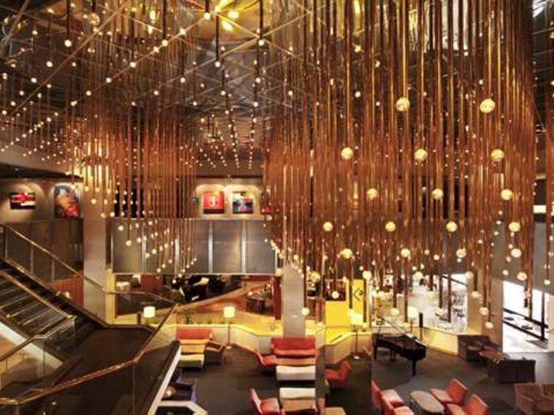 힐튼 애들레이드 호텔 외부 사진 The lobby of the hotel