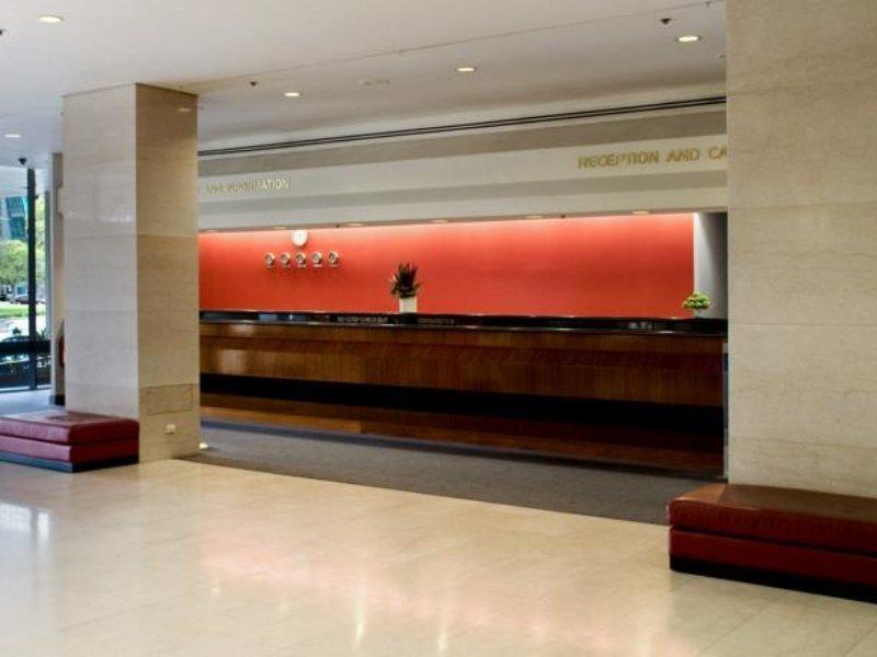 힐튼 애들레이드 호텔 외부 사진 The lobby of the hotel
