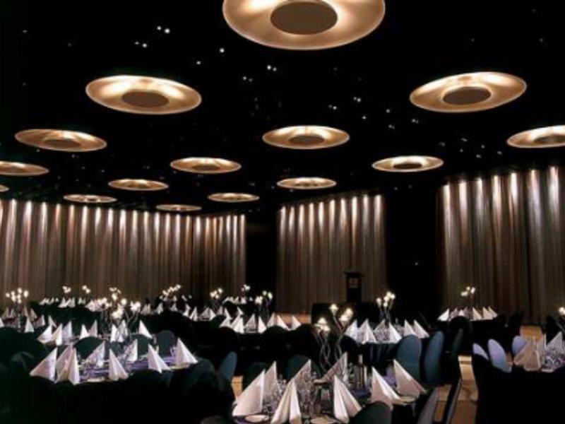 힐튼 애들레이드 호텔 외부 사진 The interior of the restaurant