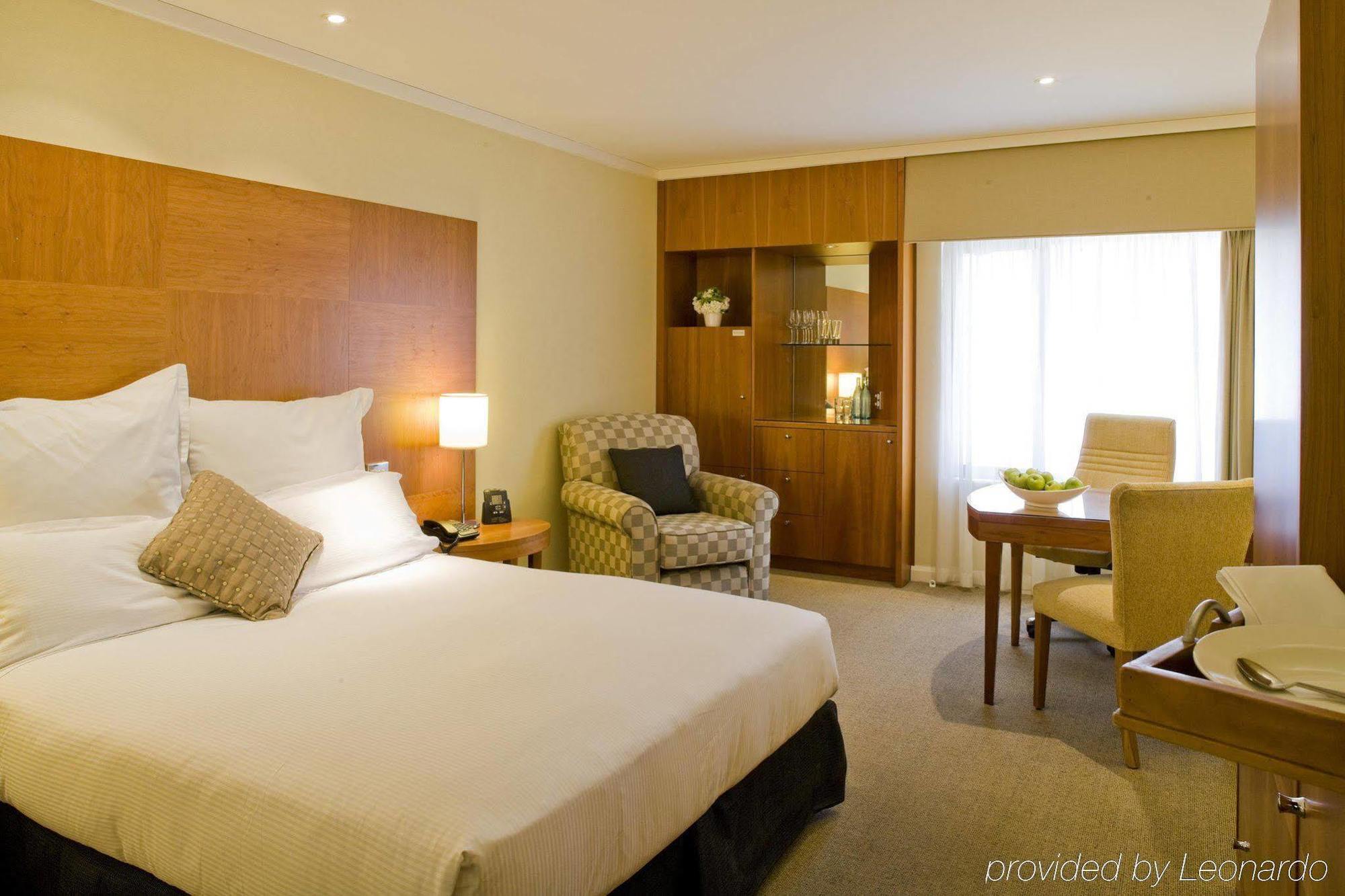 힐튼 애들레이드 호텔 객실 사진 A room at the Crowne Plaza Hotel, Dublin