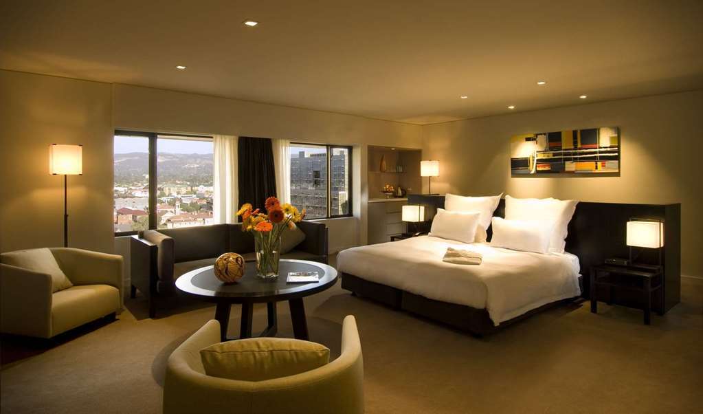 힐튼 애들레이드 호텔 객실 사진 A suite at the Four Seasons Hotel, Santiago